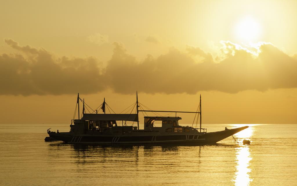 Mike's Dauin Dive Resort Exterior foto